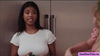 Stepdaughter Nia Nacci sledovať Dana DeArmond olizuje jej mokré piči