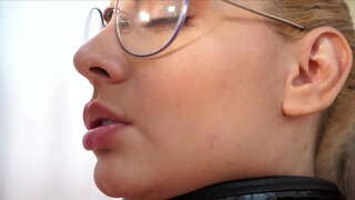 Милая киска Сусси сүйүү