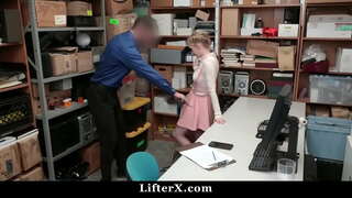 Полицейский Трахает Вороватого Өспүрүмдү