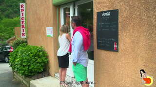 Sexet Tiffany Leiddi får hardfucked med en hård pik fyr