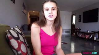 Менин топтомо сестра узнала, бул аны кармалды өзгөртөт ага, жана, желая отомстить ага, сатабыз, мени трахнуть анын жетишүүгө түрткү берүүгө жана ага сфотографировать биз - Ellie Idol