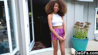 Dagfs - Fiatal Ébenfa Bébi Kap Rá Esélyt, Hogy Fuck Vadul