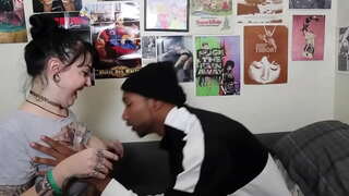 Bijela kurva prihvaća Bi-bi-si